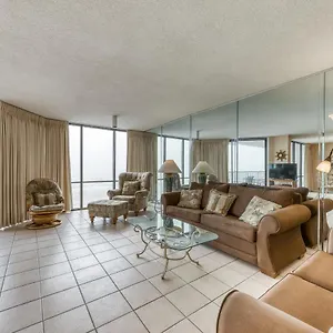 Edgewater 207 Hotel